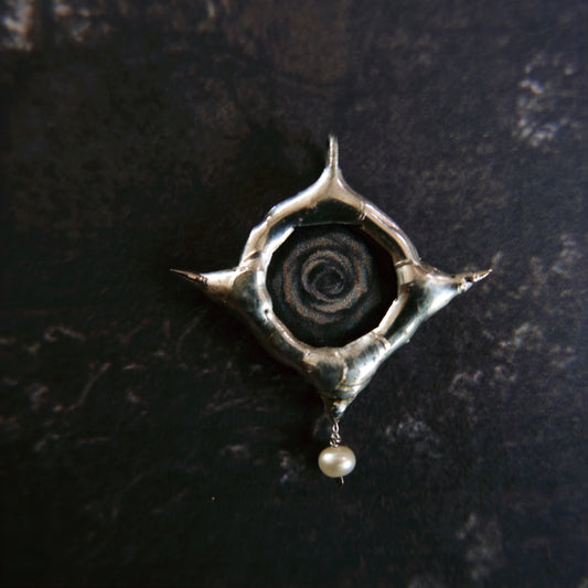 spiky pendant romantic gothic soft goth grunge alt core cottagegore dark academia witchcraft witch jewellery vampire core whimsigoth pastel gothic