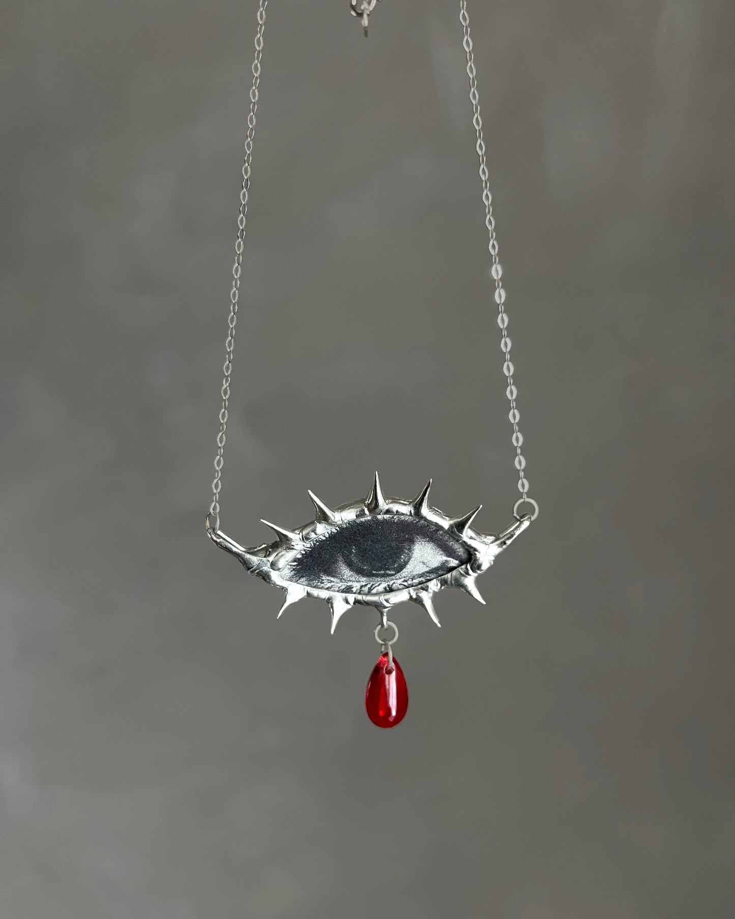 collier hérissé œil de deuil collier œil d'amant victorien gothique grunge macabre collier d'art bijoux de sorcière